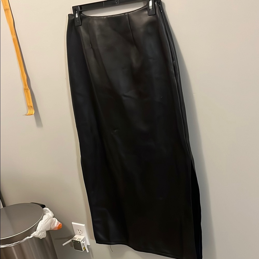 Elegant Black Leather Skirt